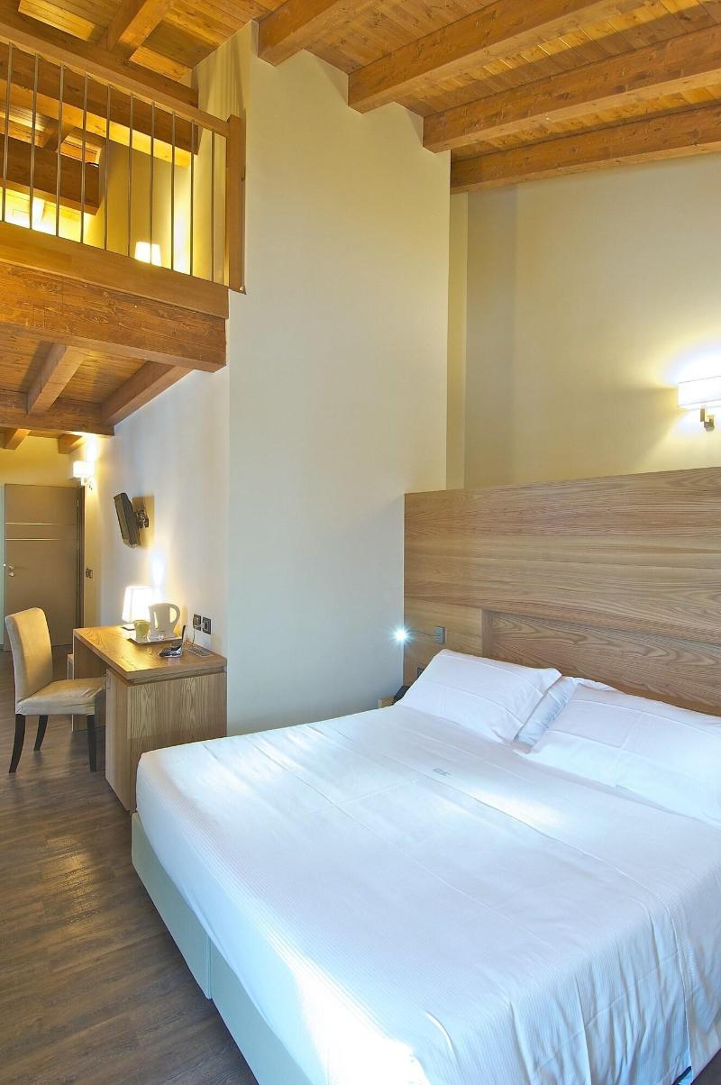 Harmony Suite Hotel Selvino Exterior photo