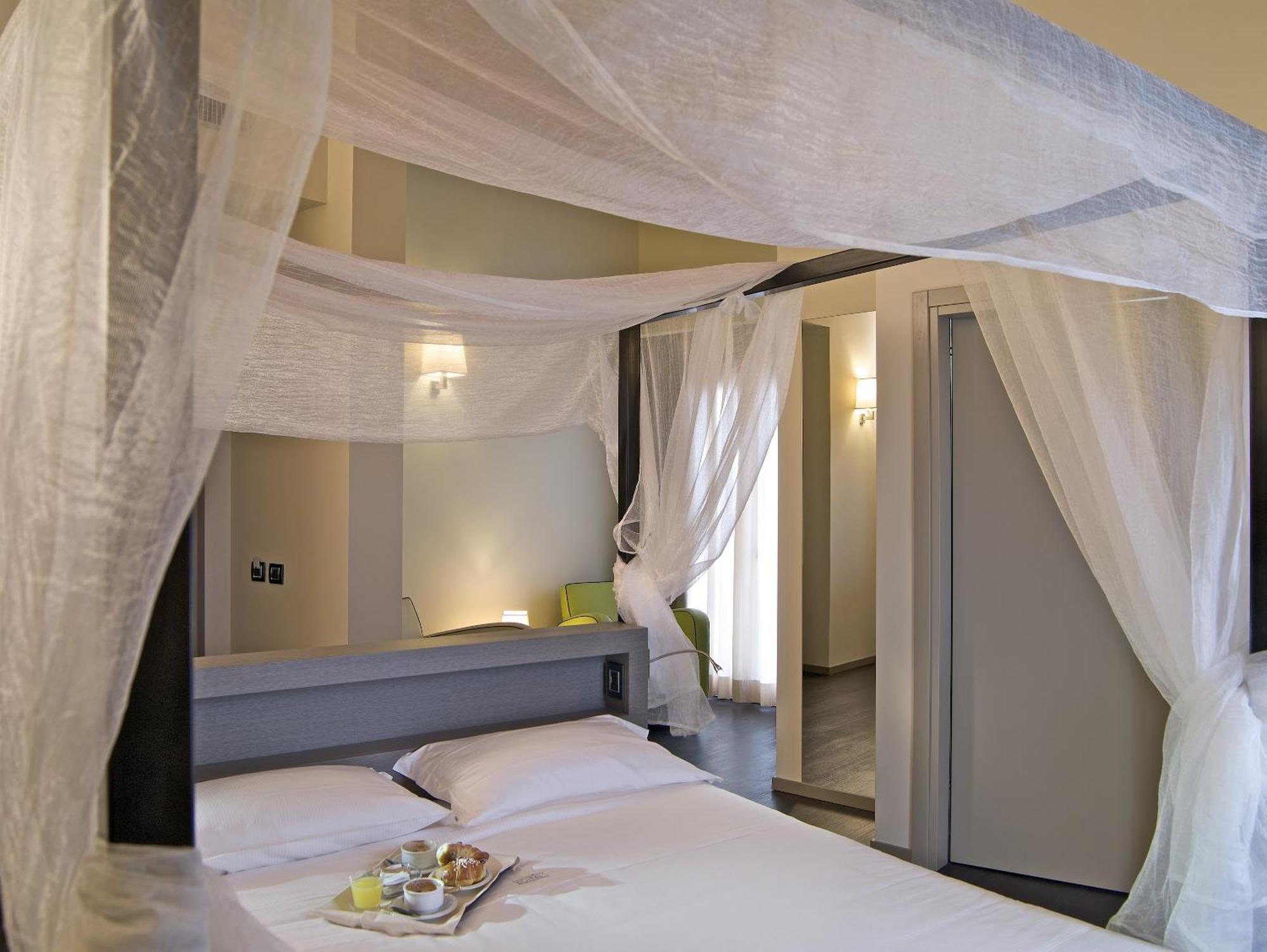 Harmony Suite Hotel Selvino Exterior photo