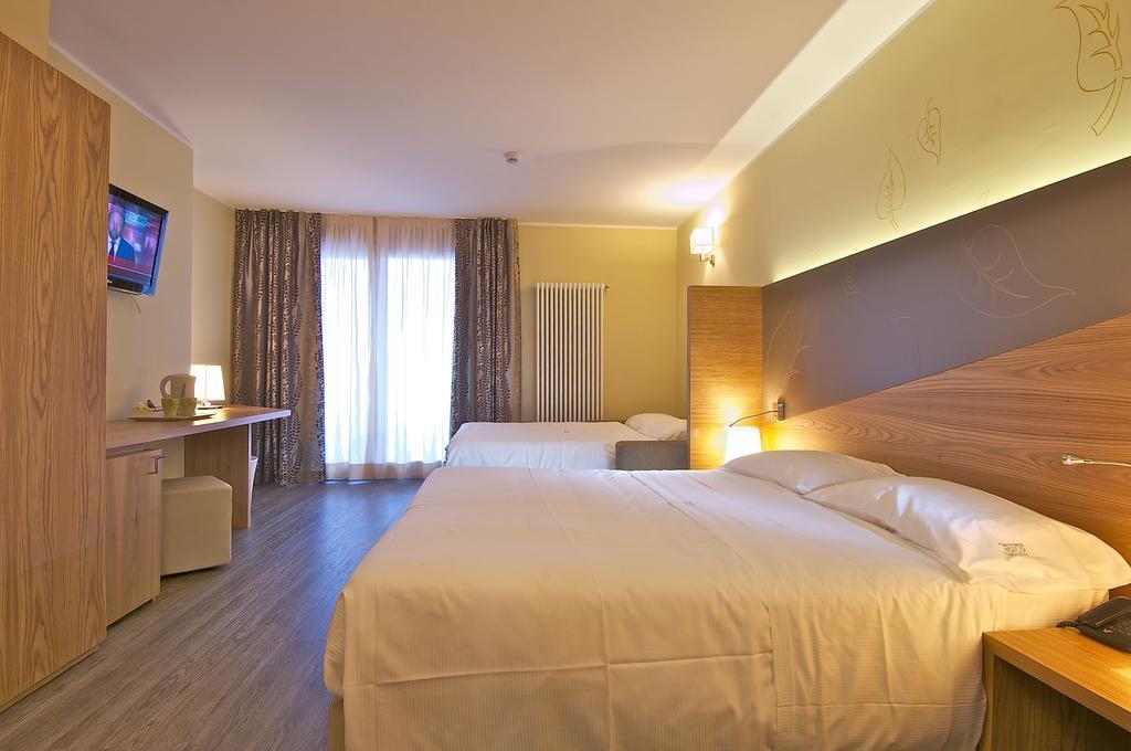 Harmony Suite Hotel Selvino Exterior photo