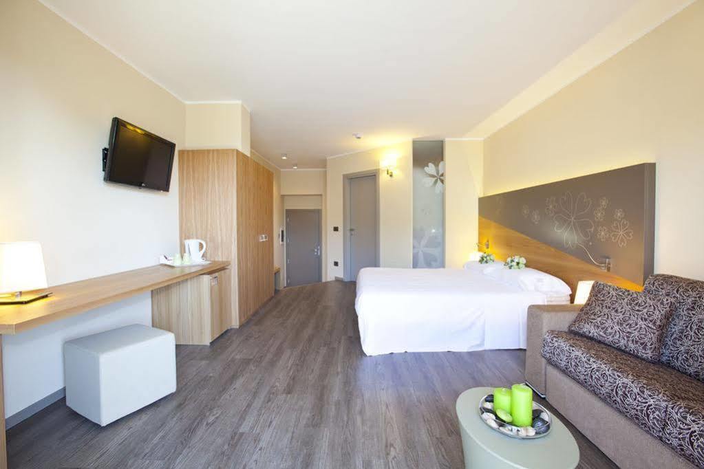 Harmony Suite Hotel Selvino Exterior photo